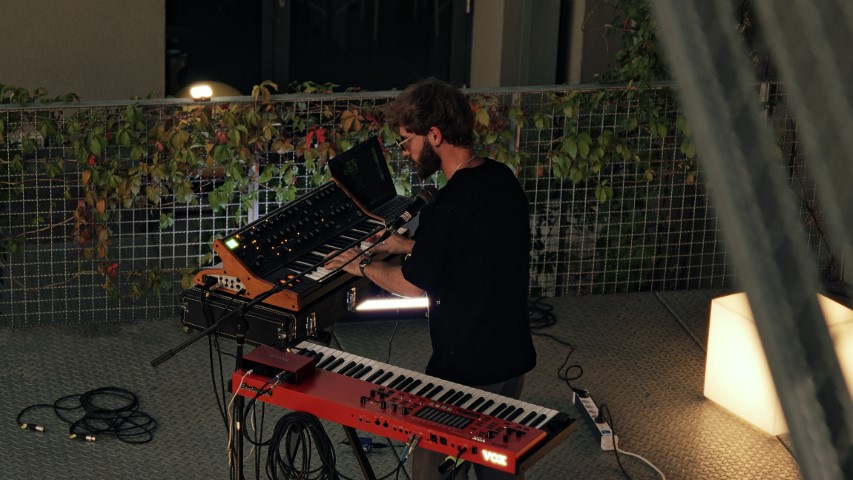 BERLIN DIVISION a lansat „Highs & Lows”, un single video ca un murmur calm peste haosul orașului