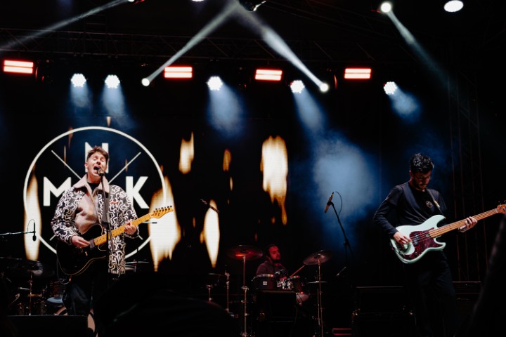 MONOKROM aduce alt punk-ul înapoi în subteranele Timișoarei: concert live la D’arc, 24 mai