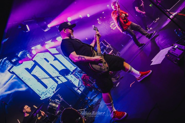 Gri a lansat albumul de debut – Dezrădăcinat