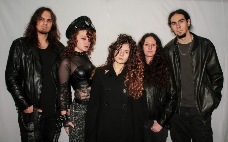 LOVEBITE lansează „Iluzia Ta”, noul single și videoclip!